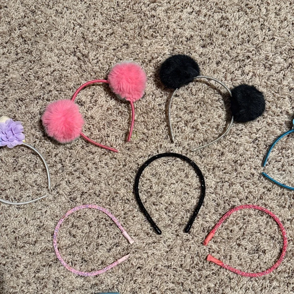 Girls bundle of 14 headbands the plain two pinks and black are glitter